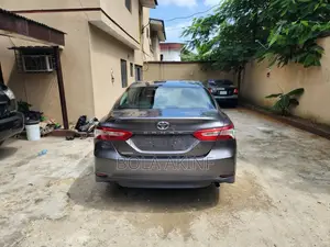 Toyota Camry 2018 Gray