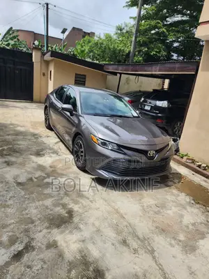 Toyota Camry 2018 Gray