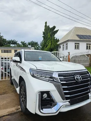 Toyota Land Cruiser 2015 White