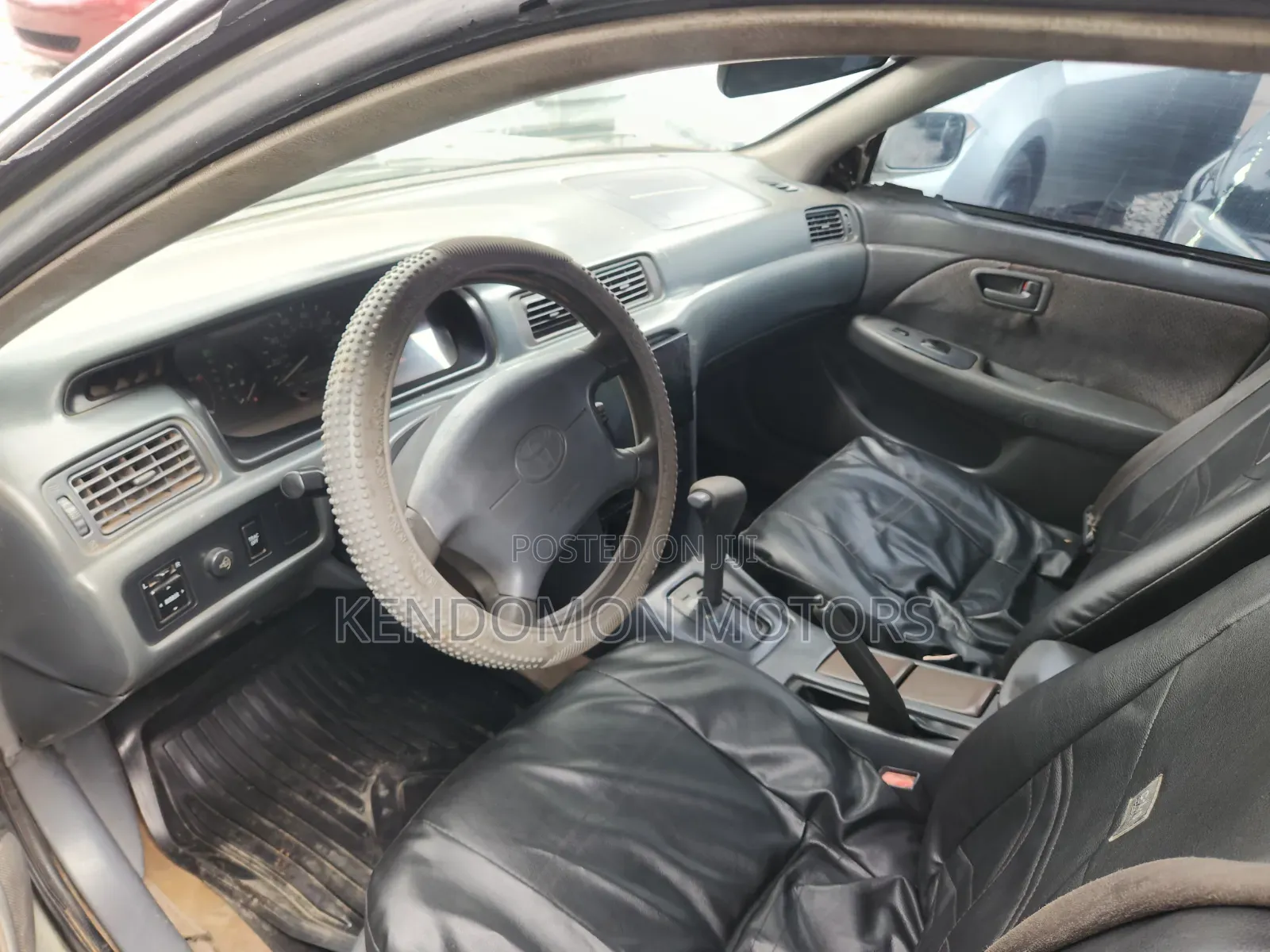 Toyota Camry 2000 Gold