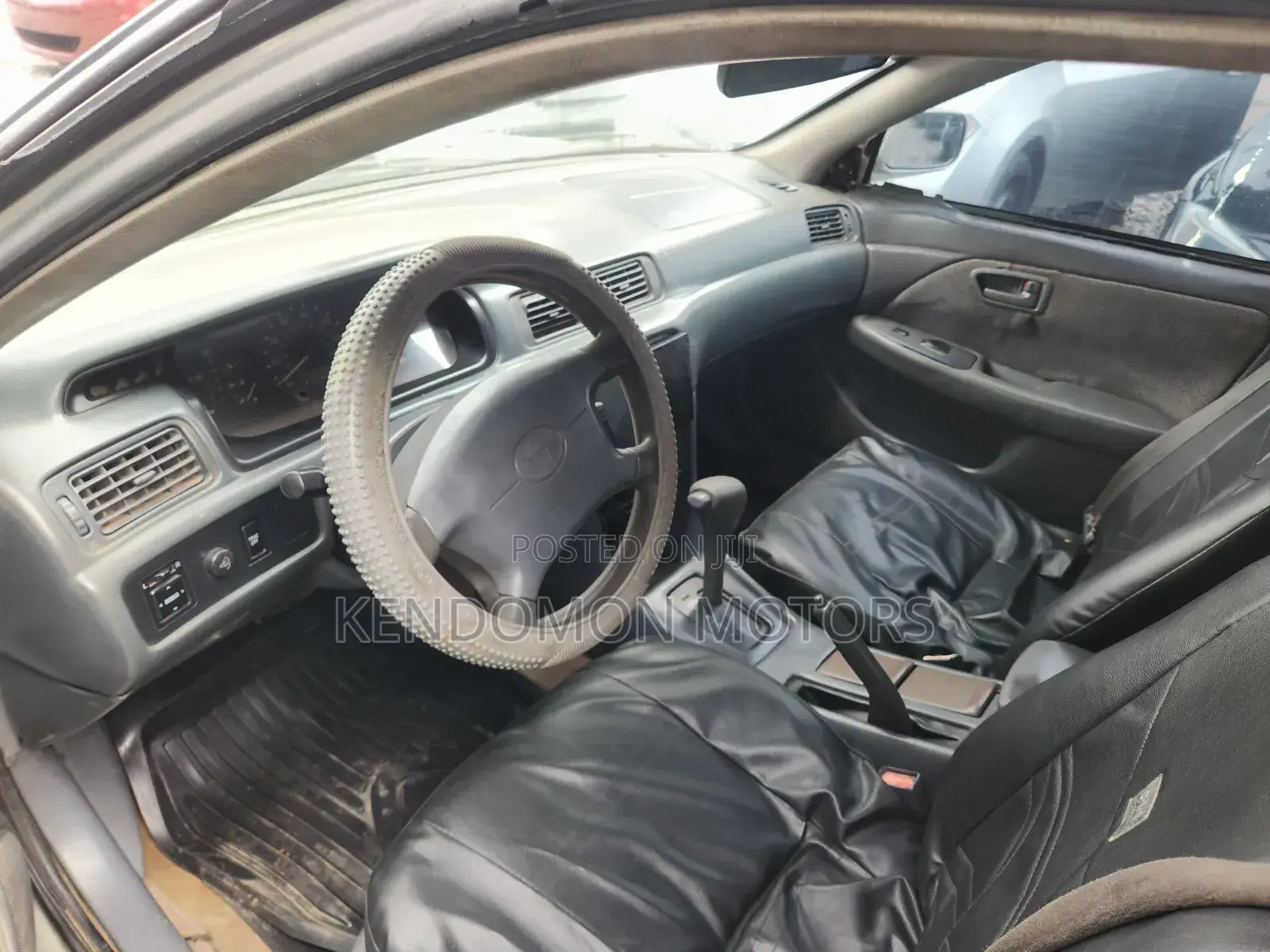Toyota Camry 2000 Gold