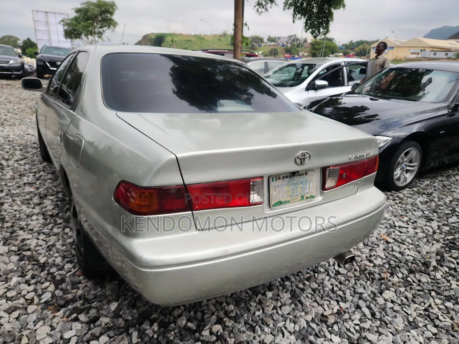 Toyota Camry 2000 Gold