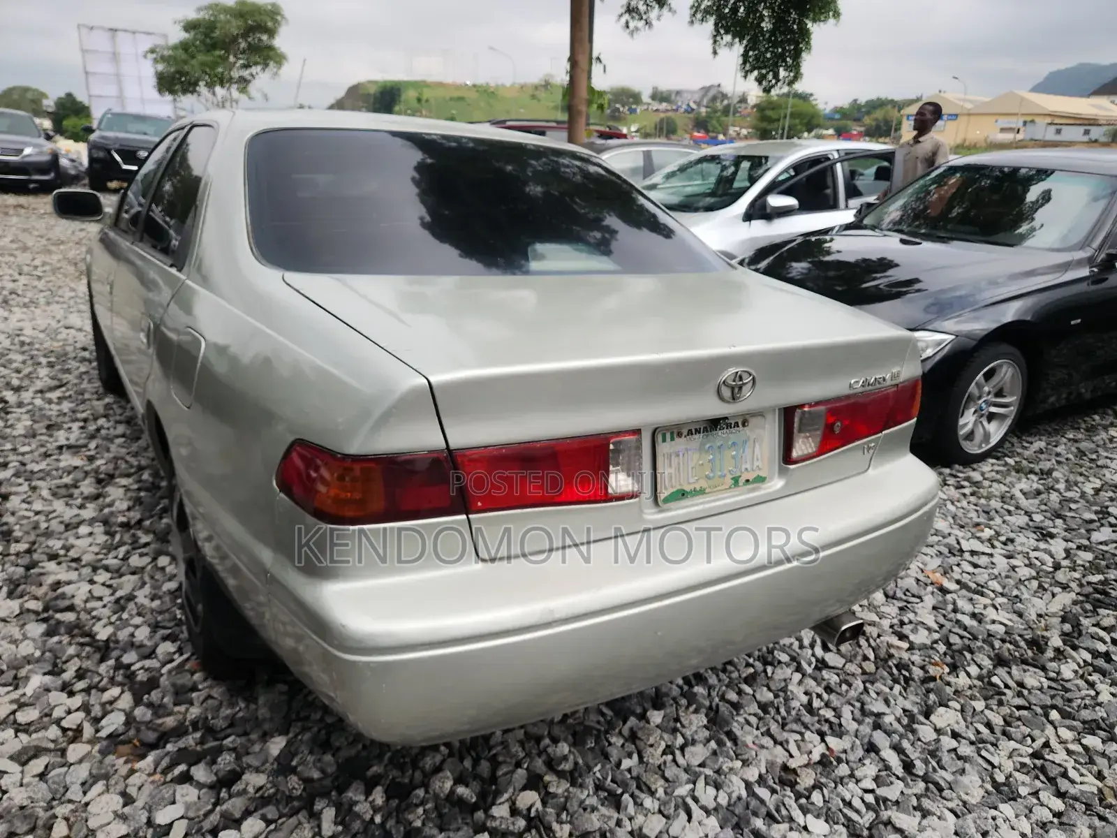 Toyota Camry 2000 Gold