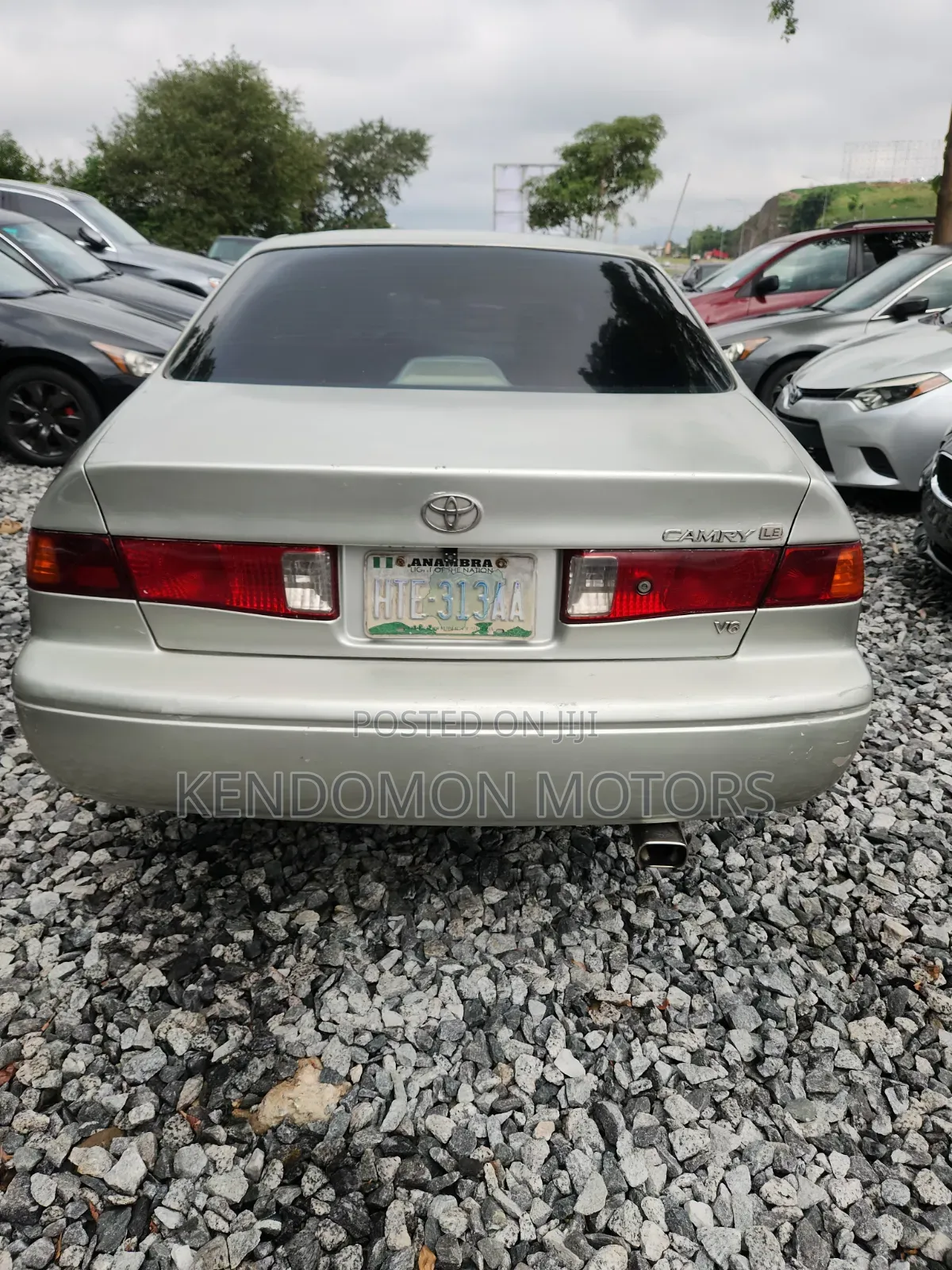 Toyota Camry 2000 Gold