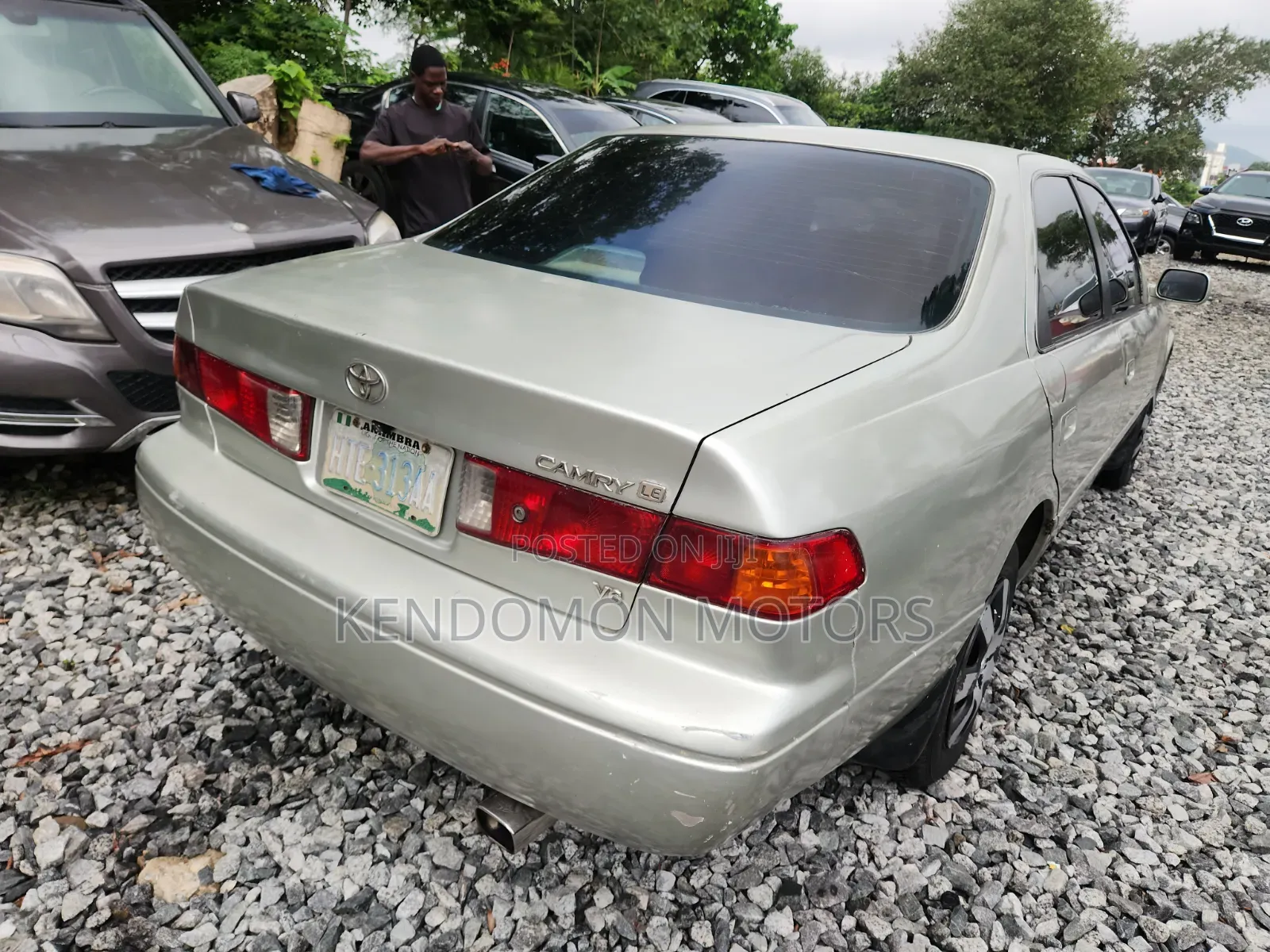 Toyota Camry 2000 Gold