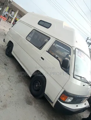 Nissan Caravan (Urvan) 2004 White