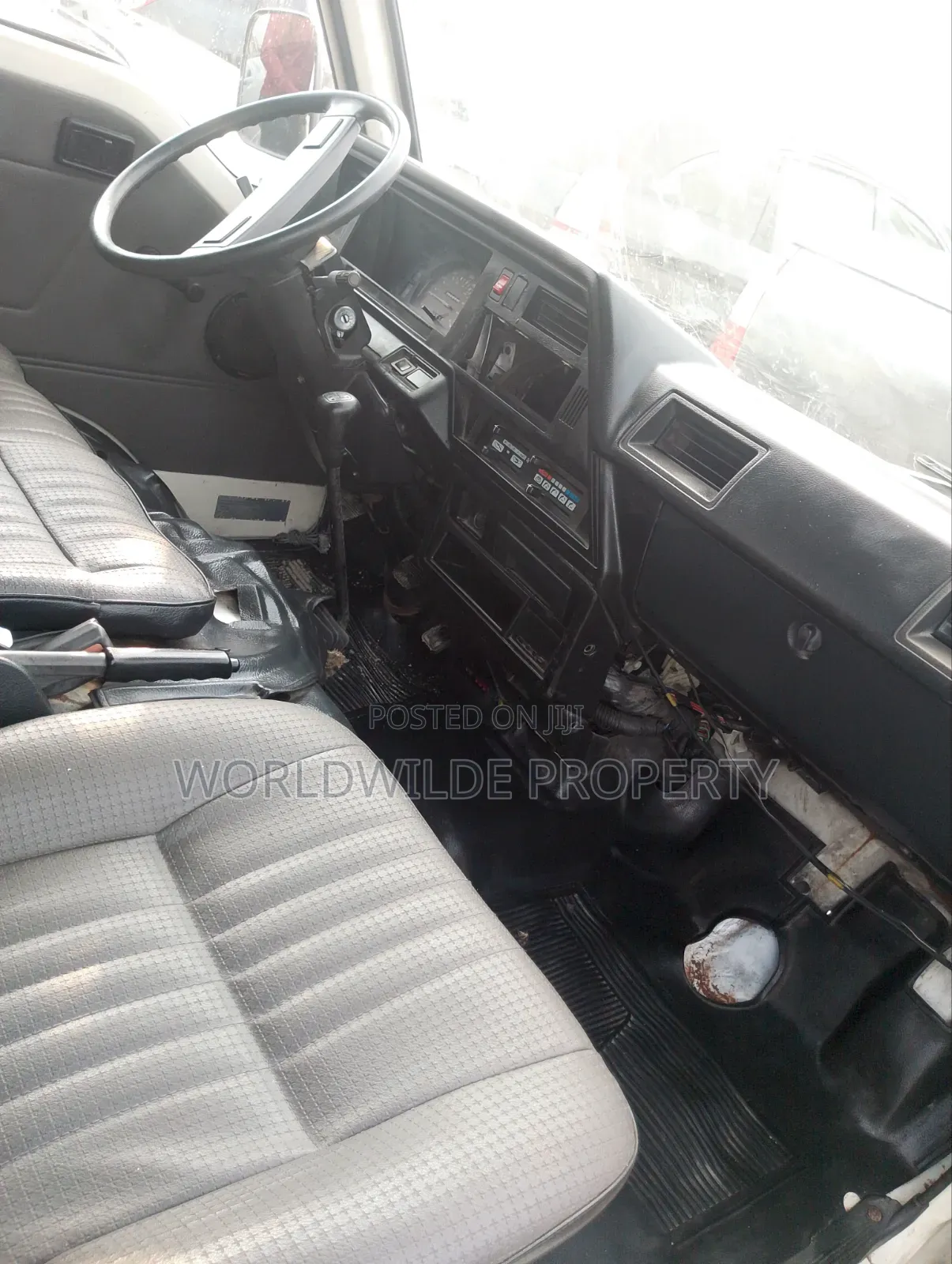 Nissan Caravan (Urvan) 2004 White