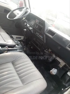 Nissan Caravan (Urvan) 2004 White
