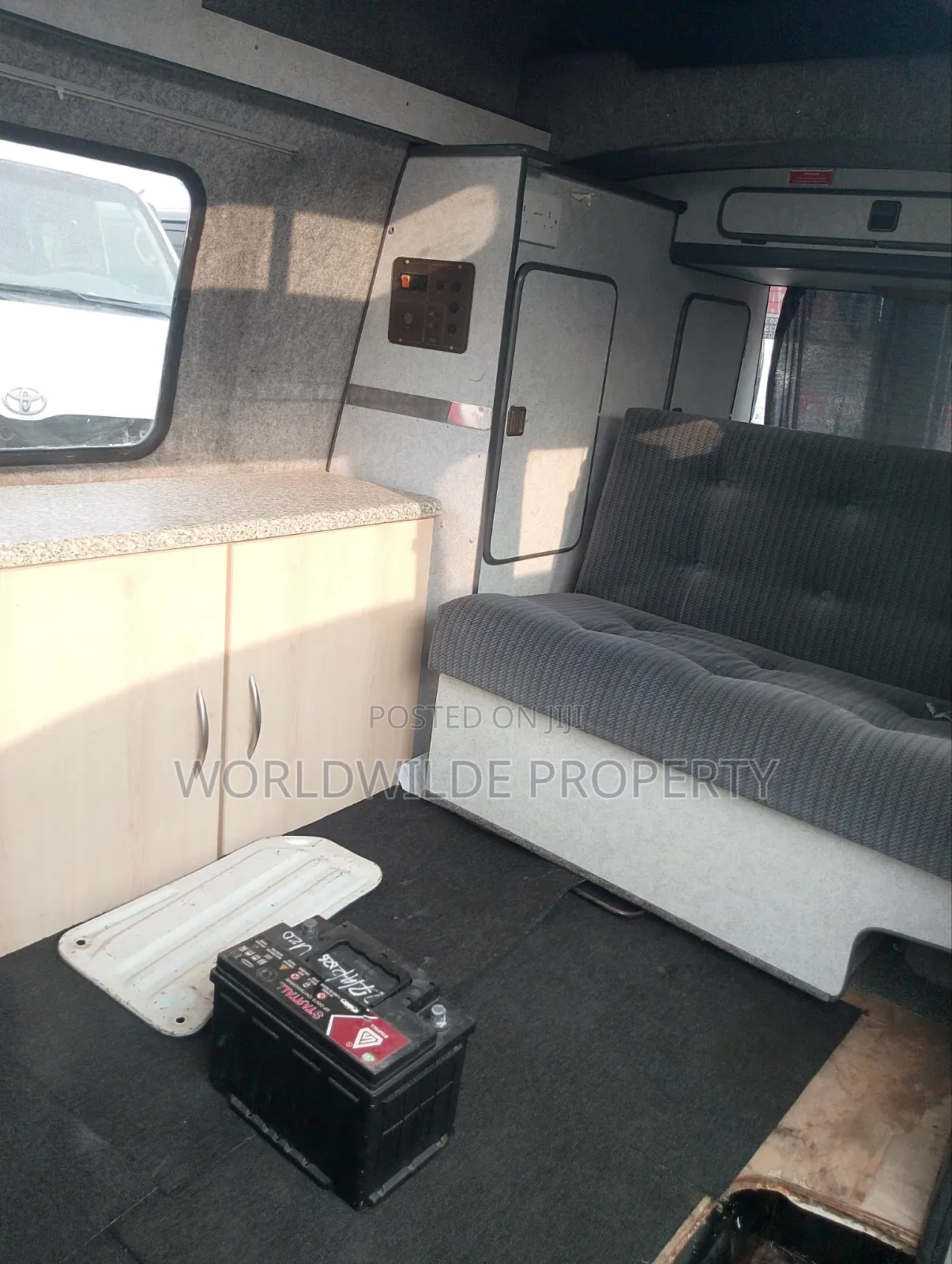 Nissan Caravan (Urvan) 2004 White