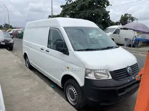 Volkswagen Transporter 2012 White