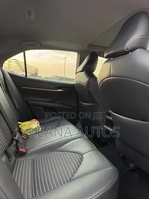 Toyota Camry SE (2.5L 4cyl 8A) 2019 Red