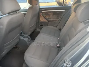 Volkswagen Golf 2005 Gray