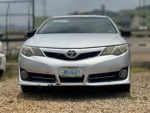 Toyota Camry SE 4dr Sedan (2.5L 4cyl 6A) 2013 Silver