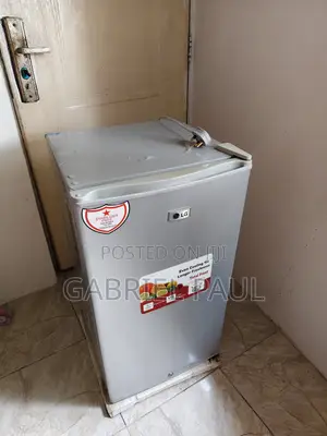 Clean LG Single Door Refrigerator /Mini Fridge