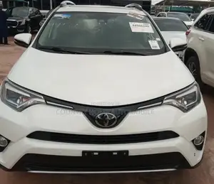 Toyota RAV4 Limited FWD (2.5L 4cyl 6A) 2017 White