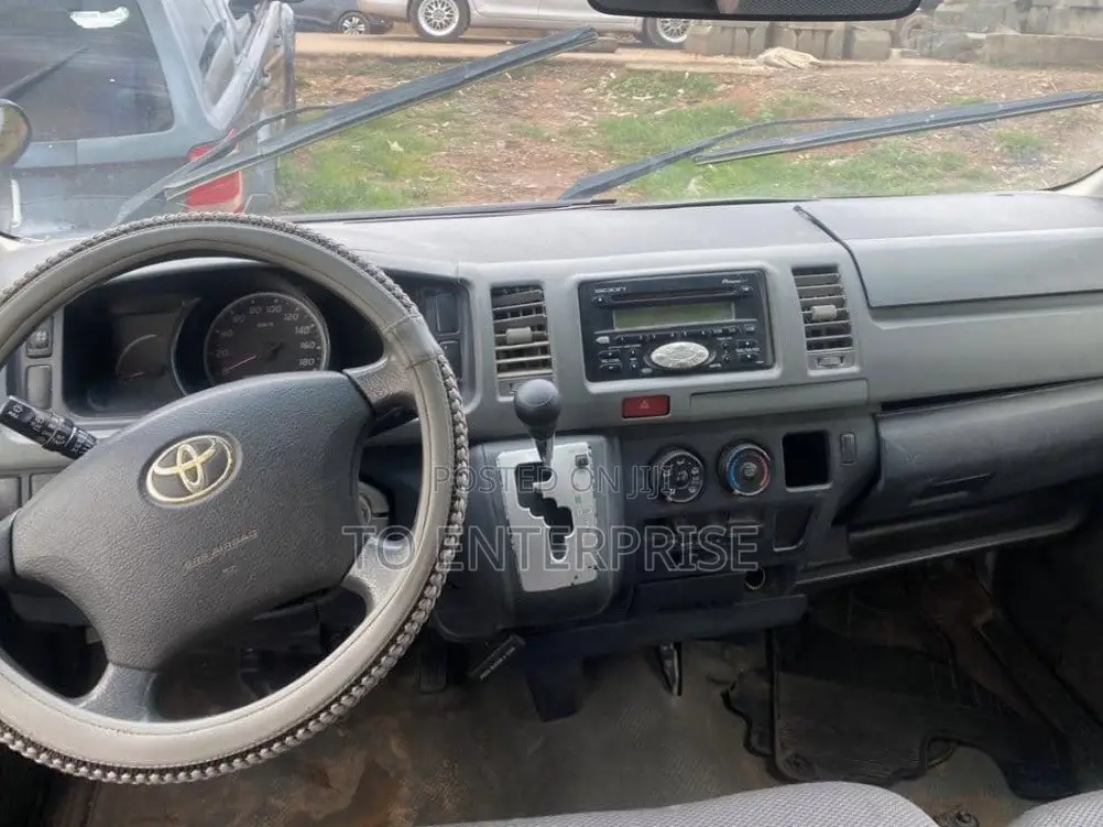 Toyota HiAce 2012 Grey
