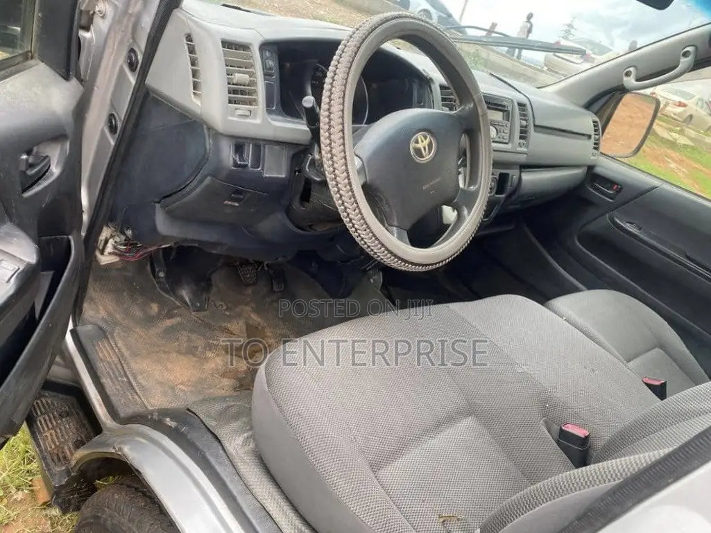 Toyota HiAce 2012 Grey