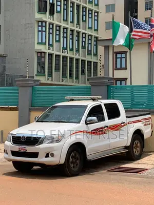 Toyota Hilux 2014 White