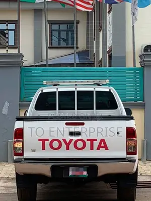 Toyota Hilux 2014 White