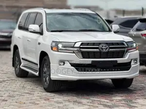 Toyota Land Cruiser 2018 White