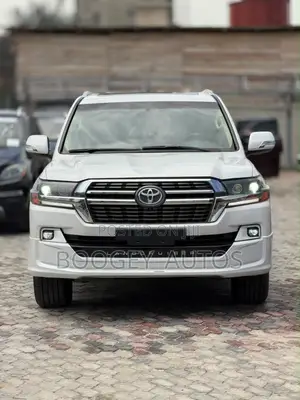 Toyota Land Cruiser 2018 White