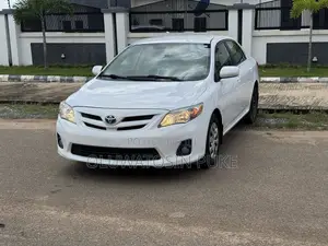 Toyota Corolla 2012 White