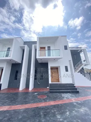 3bdrm Townhouse/Terrace in Ajah for sale