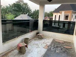 10mm Tampered Glass Rail