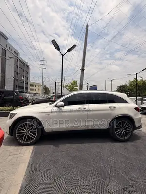 Mercedes-Benz GLC-Class 2022 White