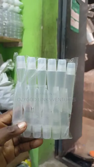 10g Lip Plastic Jar
