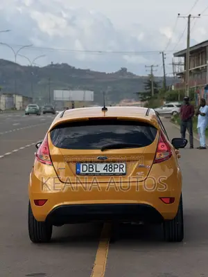 Ford Fiesta SE 2011
