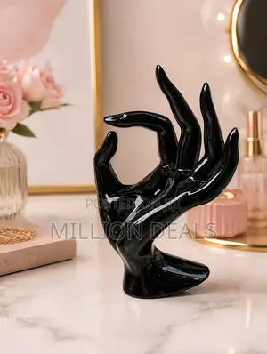 Mannequin Hand Jewelries Ring Display