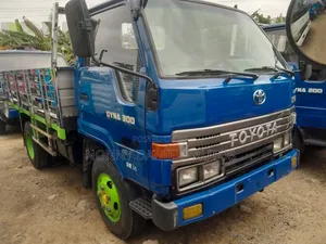 Toyota DYNA 300 2004 Blue