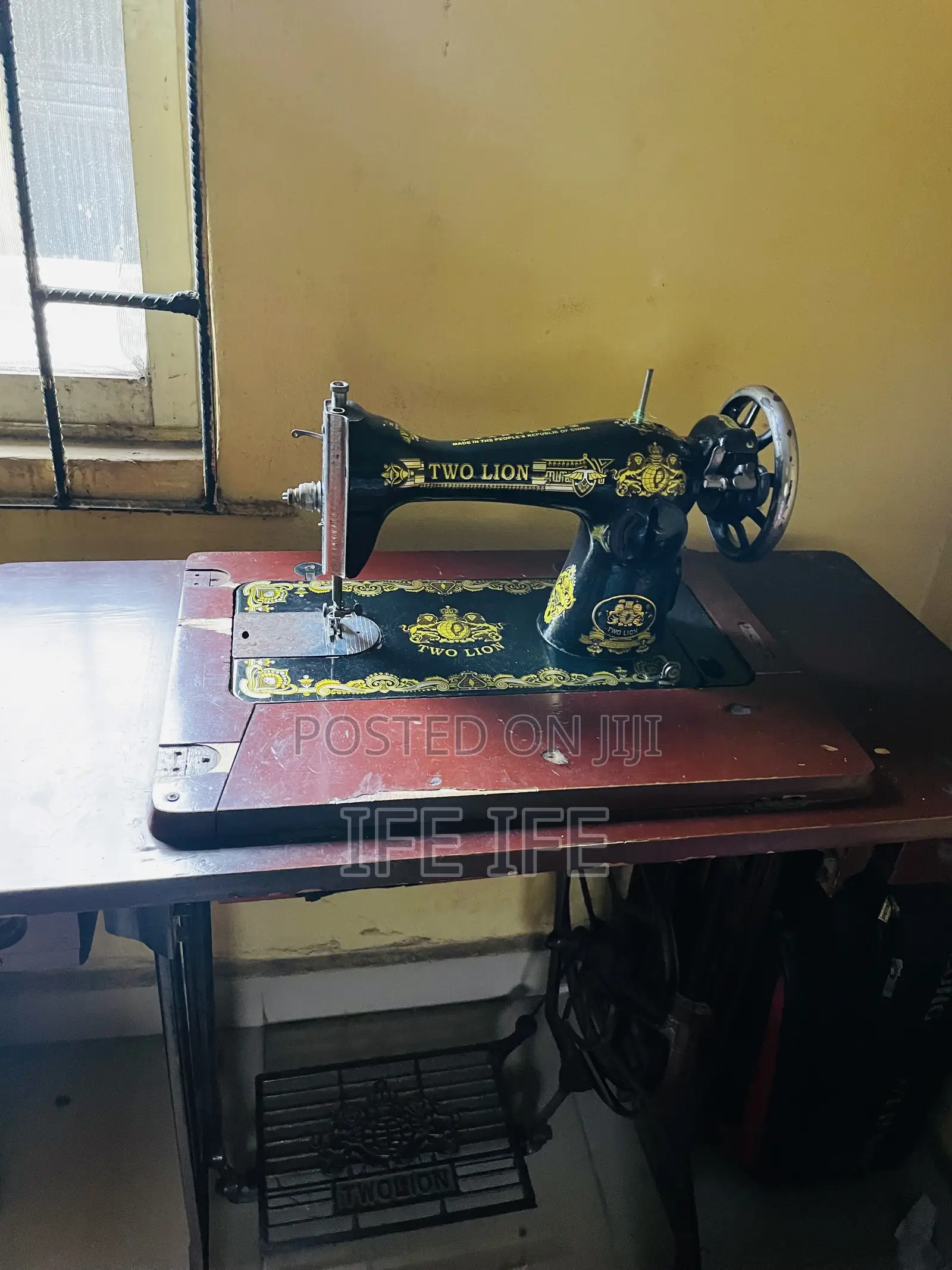 Two Lion Manual Sewing Machine