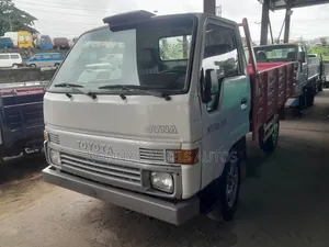 Toyota Dyna 100