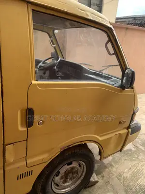 Mazda E2000 2000 Yellow