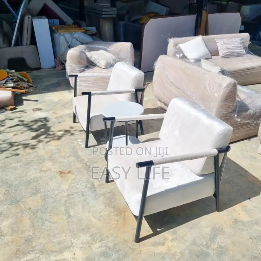 Me and You Sofa 0002