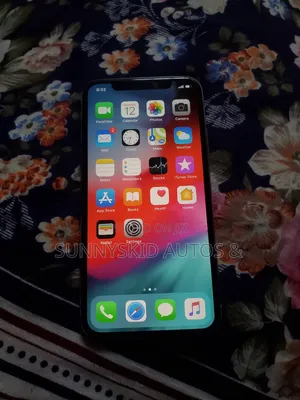 Apple iPhone X 64 GB White