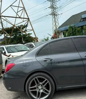 Mercedes-Benz C300 2016 Gray