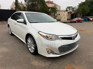 Toyota Avalon XLE Premium Sedan FWD (3.5L 6cyl 6A) 2013 White