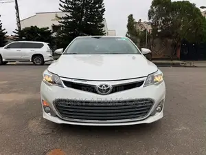 Toyota Avalon XLE Premium Sedan FWD (3.5L 6cyl 6A) 2013 White