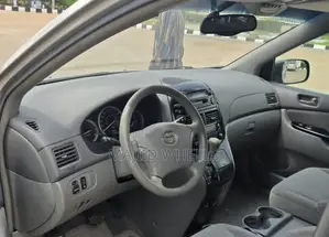 Toyota Sienna 2005 Silver