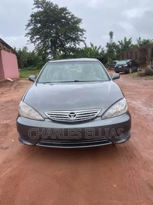Toyota Camry 2005 Gray