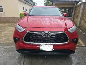 Toyota Highlander 2021 Red