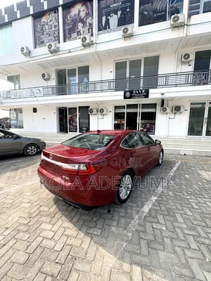 Lexus ES 2017 Red