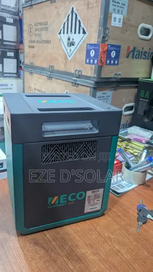 MECO 1200W Solar Generator