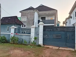 8bdrm Block of Flats in Bodija, Ibadan for sale