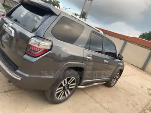 Toyota 4-Runner 2017 Gray