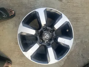 17inch for Toyota Prado 2014 Model Factory Filted Tokunbo Available