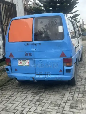 Volkswagen Transporter 1996 Blue